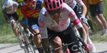 Giro d'Italia, Carapaz vince in fuga l'undicesima tappa. Del Toro resta in maglia rosa