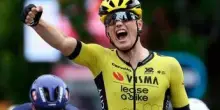 Giro d'Italia 2025, Kooij vince in volata la dodicesima tappa. Del Toro ancora rosa