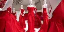 Mostre,'Orizzonte/Rosso', l'alta moda di Valentino 'dialoga' con l'opera d'arte