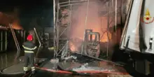 Palermo, fiamme in impianto trattamento rifiuti