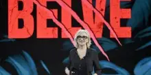 Lunetta Savino a Belve: "Brignano? Il peggior baciatore sul set"