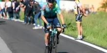 Giro d'Italia, Christian Scaroni vince la 16esima tappa davanti a Fortunato