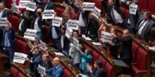 Dl sicurezza, via libera della Camera. Protesta opposizioni in Aula: "Decreto paura"