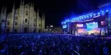 Milano canta Olly e si emoziona con Achille Lauro: il Concertone Radio Italia Live