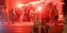Francia, incidenti dopo vittoria Psg: ragazzo muore a Dax, 294 arresti