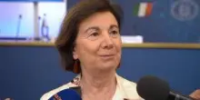 Rocella: "Per fare famiglia serve famiglia, rafforzeremo centri come hub servizi"