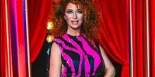 Teatro, Mirabilandia festeggia la Notte Rosa con la comica Valentina Persia