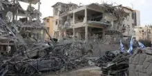 Israele-Iran, attacchi incrociati: colpito quartiere di Khamenei, morti a Tel Aviv