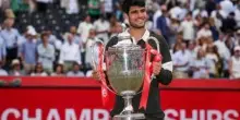 Alcaraz, trionfo al Queen's. Ora il primo posto di Sinner è più vicino