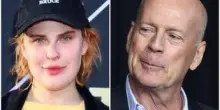 Tallulah Willis condivide nuove foto con il padre Bruce e sui social arrivano le critiche