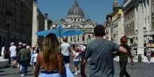 Caldo record non molla l'Italia, 18 città da bollino rosso oggi e domani