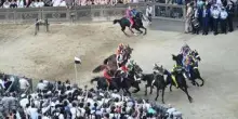 Palio di Siena rinviato a oggi 3 luglio, 10 contrade al via: dove e quando vederlo in tv