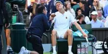 Sinner e l'infortunio a Wimbledon, gli esami e le condizioni