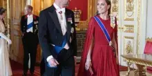 Kate accanto a Macron, ritorno al banchetto di Stato dopo due anni