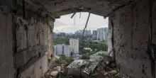 Ucraina, attacco Russia su Odessa. Mosca: "Abbattuti 71 droni Kiev nella notte"