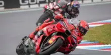 MotoGp, Marquez trionfa in Repubblica Ceca davanti a Bezzecchi. Delude Bagnaia