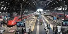 Milano, tentano furto da 1,5 milioni sul treno ma la polizia li blocca. L'attrice Tatiana Luter ringrazia