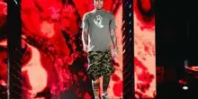 Fedez non si nasconde più, il bacio in Sardegna con Giulia Honegger