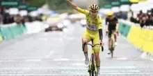 Tour de France, Pogacar trionfa ma Van Aert gli toglie ultima tappa
