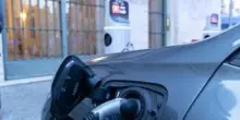 Auto elettriche, da settembre 600 milioni di incentivi per comprarle: ecco come