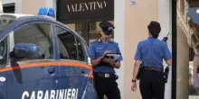 Roma, furto nella boutique Valentino in pieno centro: rubate 30 borse