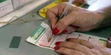 Superenalotto, numeri combinazione vincente oggi 25 settembre