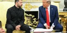 Zelensky con vestito 'normale' alla Casa Bianca, Trump: "Stai benissimo"