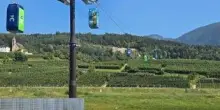 Al via in Trentino la prima funivia per le mele al mondo