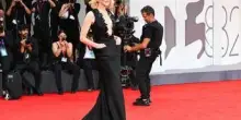 Venezia 2025, dalla cresta di Rose Villain al fascino di Cate Blanchett: il primo red carpet