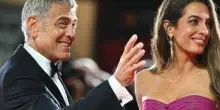 Venezia 2025, ovazione per Clooney: dieci minuti di applausi per 'Jay Kelly'