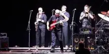 Pisa celebra la musica con i Level 42: concerto sold-out e messaggio di pace