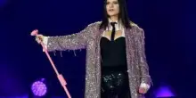 Laura Pausini confessa: "Dopo aver venduto milioni di dischi sono rimasta senza niente"
