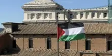 Roma, bandiera palestinese sul Campidoglio. La rabbia della Comunità Ebraica: "Scelta divisiva"