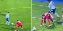 Portiere prova dribbling, attaccante centra un compagno sulla linea: disastri in Repubblica Ceca