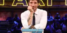 Stefano De Martino compie 36 anni, festa in diretta ad 'Affari Tuoi'