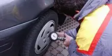 Auto, scatta il cambio gomme invernali 2025 ma occhio al fai da te