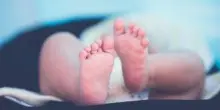 In Italia ogni anno 5 neonati vengono uccisi dalle madri, lo psichiatra: "Negano la gravidanza"