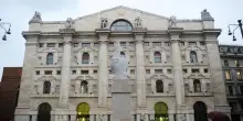 Borsa: Milano chiude in calo, -0,73%