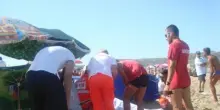 Malore in mare, 84enne muore in spiaggia nell'Oristanese