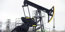 Il petrolio chiude in rialzo a New York a 62,26 dollari