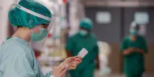 Firmato il contratto Sanità, con aumenti di oltre 150 euro mensili