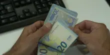 Tesoro colloca titoli per 4,25 miliardi, lieve calo rendimenti
