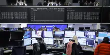 Borsa: Europa cauta in attesa Bce e dati Usa, Milano +0,13%