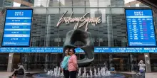 Borsa: Hong Kong tenta il rimbalzo, apre a +1,24%