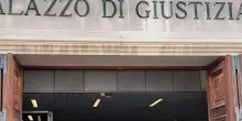 In Tribunale ad Ancona imposto un dress code per entrare