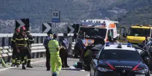 Anziano su carrozzina elettrica investito e ucciso