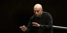 Marco Angius guida l'Orchestra del Teatro Comunale di Bologna