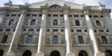 Borsa: Milano si conferma in rialzo (+1,25%), occhi su Iveco