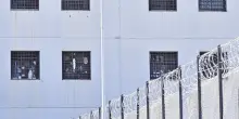 Ragazzo cerca di impiccarsi in carcere minori, salvato da agenti