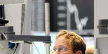 Borsa: Europa pesante in attesa di Trump, Milano -1,1%